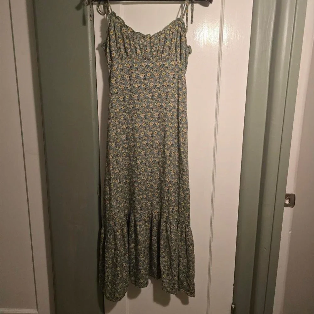 Audrey 3+1 green floral maxi dress with adjustable spaghetti straps, tie-up deta - Picture 2 of 8